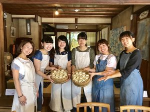 カフェ有鄰庵スタッフ集合写真