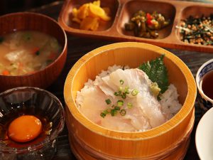 カフェ有鄰庵の鯛のおひつランチ