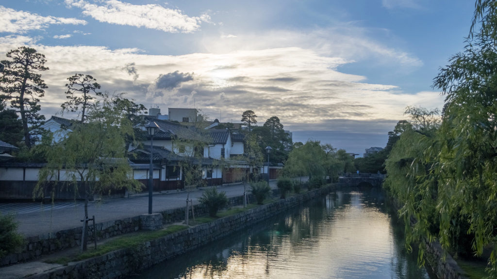 大雨の被害から明けた倉敷美観地区の晴れ間