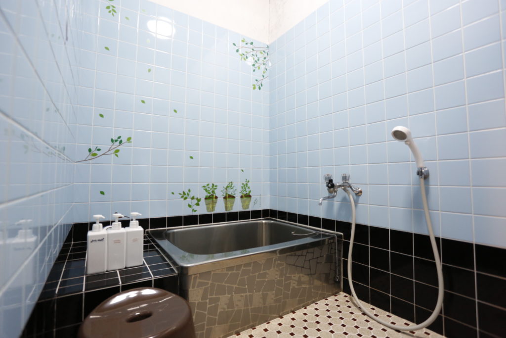 ゲストハウス有鄰庵のシャワールーム