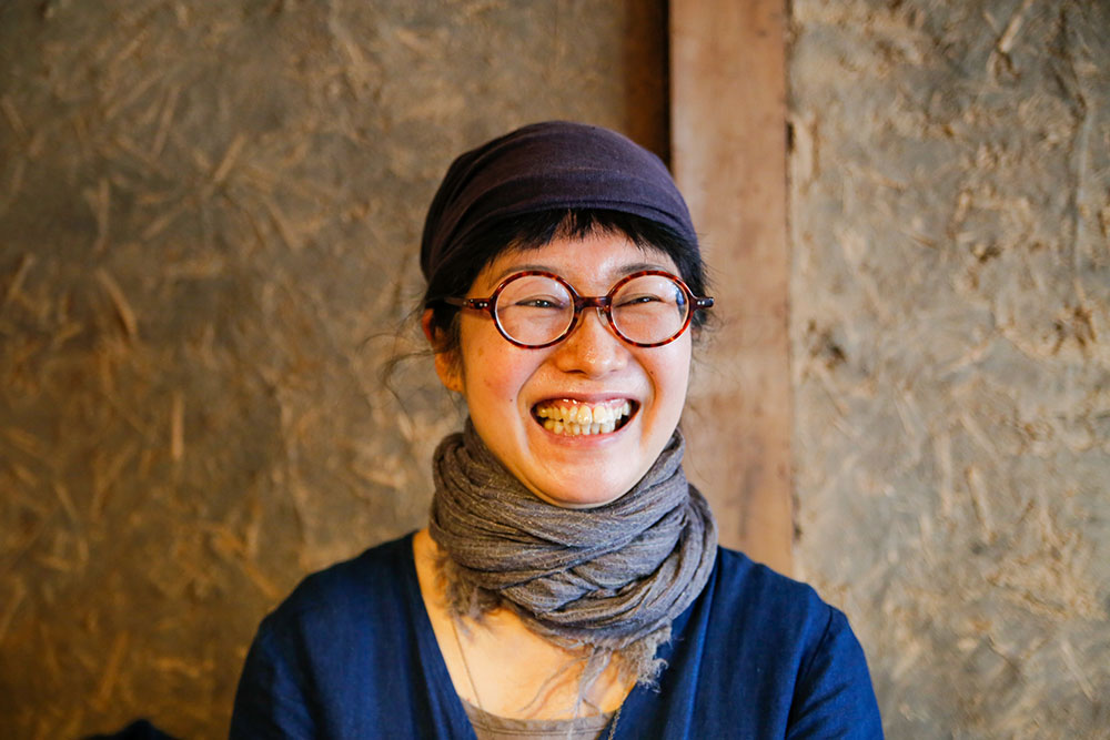 談笑する株式会社行雲美観堂アルバイト・石川優子(いしこさん) 談笑する株式会社行雲美観堂アルバイト・石川優子(いしこさん)