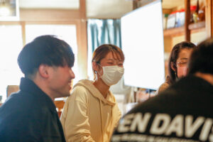 株式会社行雲のスタッフの藤原唯希（ゆいぴー）と塩崎由歩（ゆうぼー）