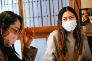 株式会社行雲のスタッフの瀬戸珠美（たまちゃん）と藤本順子（ふじこ）