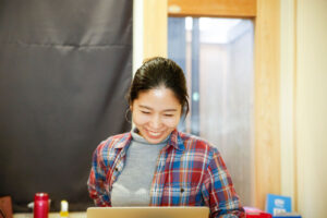 株式会社行雲美観堂、てまり社員・瀬戸珠実（たまちゃん）