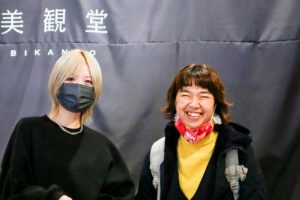 徳留桃子と笑顔の久保千聡（美観堂）