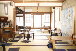 カフェ有鄰庵 土間の写真
