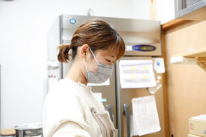 株式会社行雲カフェ有鄰庵社員・塩崎由歩（ゆうぼー）