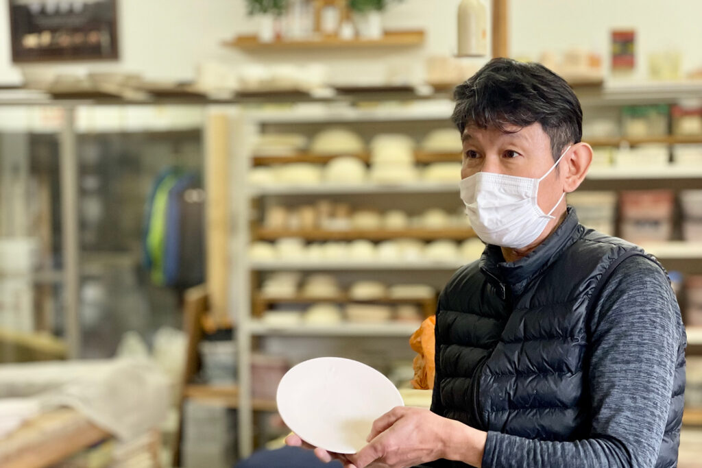 岡山県玉野市の器作家・十河隆史さんの工房
