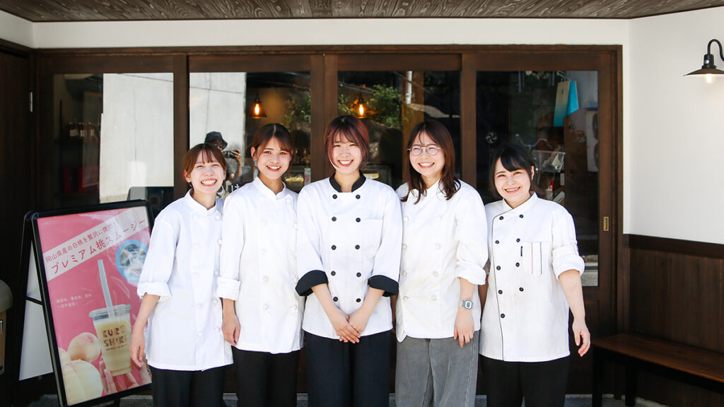 株式会社行雲「はれもけも」パティシエ集合写真