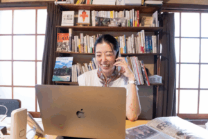 株式会社行雲の広報&『有鄰庵』のアルバイト・小銭綾乃