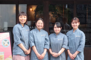 株式会社行雲はれもけもパティシエ集合写真